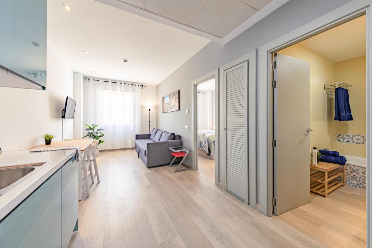 Apartment With Free Parking And Pool Bormujos Luaran gambar