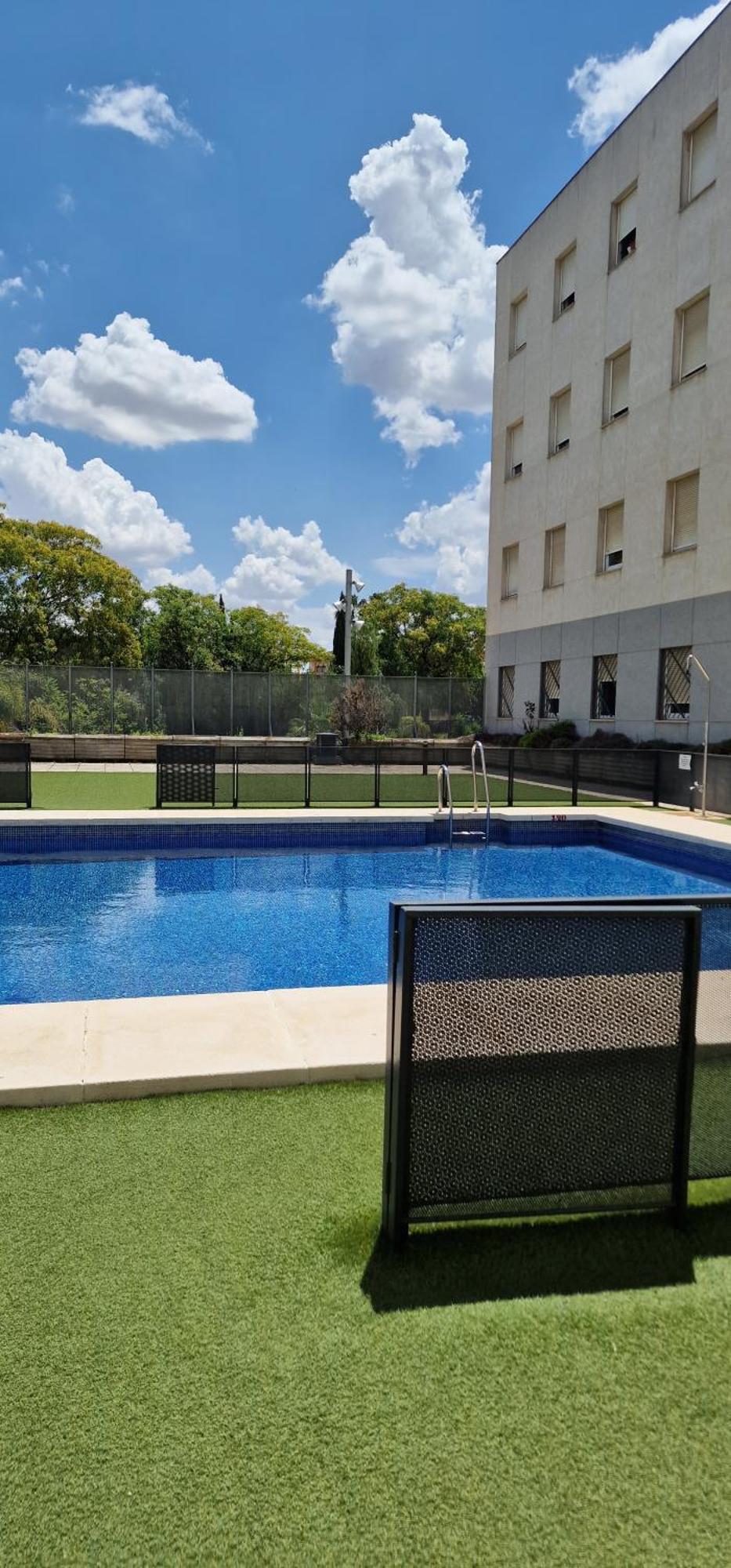 Apartment With Free Parking And Pool Bormujos Luaran gambar