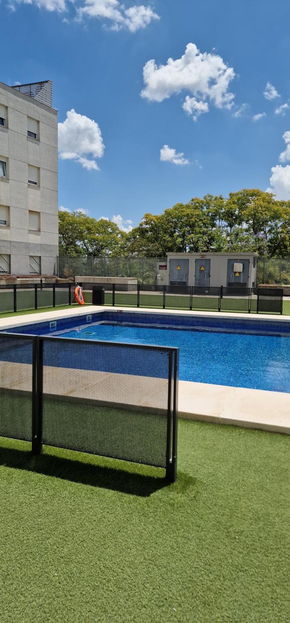 Apartment With Free Parking And Pool Bormujos Luaran gambar